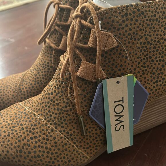 Toms Cheetah Print Wedge Heel Bootie
Shoes(Size 6) - Picture 9 of 11